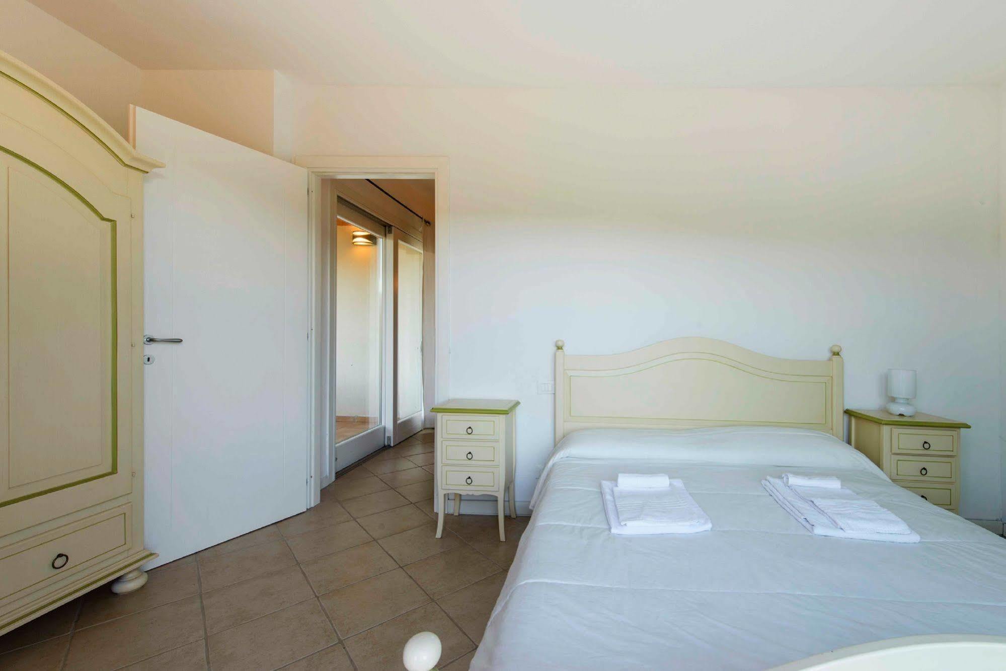 Hotel Residence Rena Bianca Baja Cerdeña Exterior foto